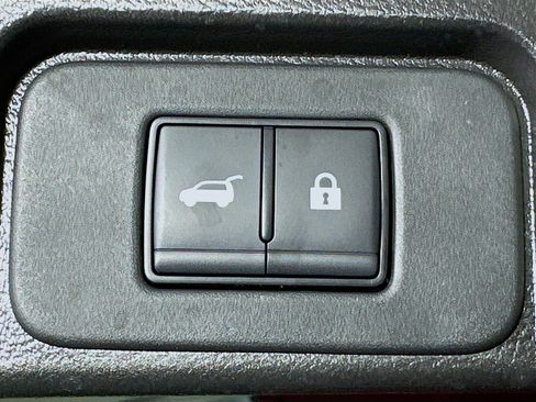 Used 2023 Nissan Rogue SV w/ SV Premium B Package image 28