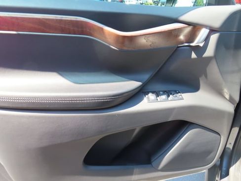 Used 2020 Tesla Model X Long Range AWD/4WD image 9