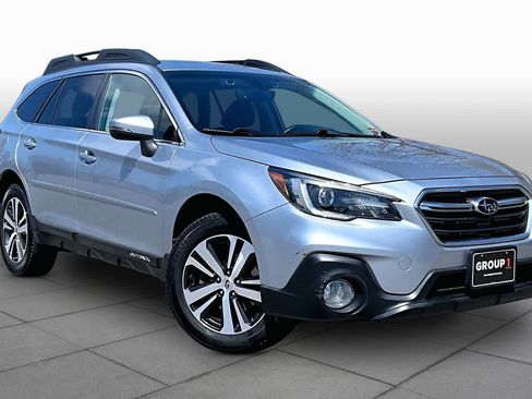 Used 2018 Subaru Outback 2.5i Limited AWD/4WD image 3