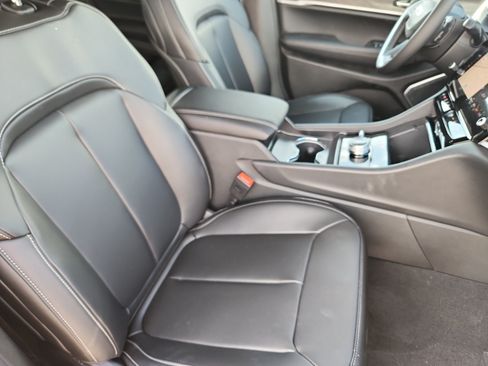 New 2026 Jeep Grand Cherokee Limited AWD/4WD image 23