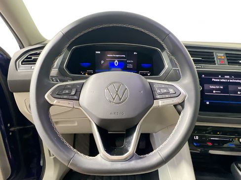 Used 2022 Volkswagen Tiguan SE FWD image 17