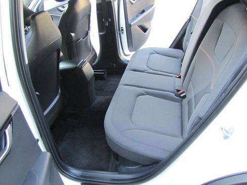 Used 2024 Kia Niro LX FWD image 25