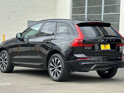 Used 2025 Volvo XC60 B5 Plus AWD/4WD image 7