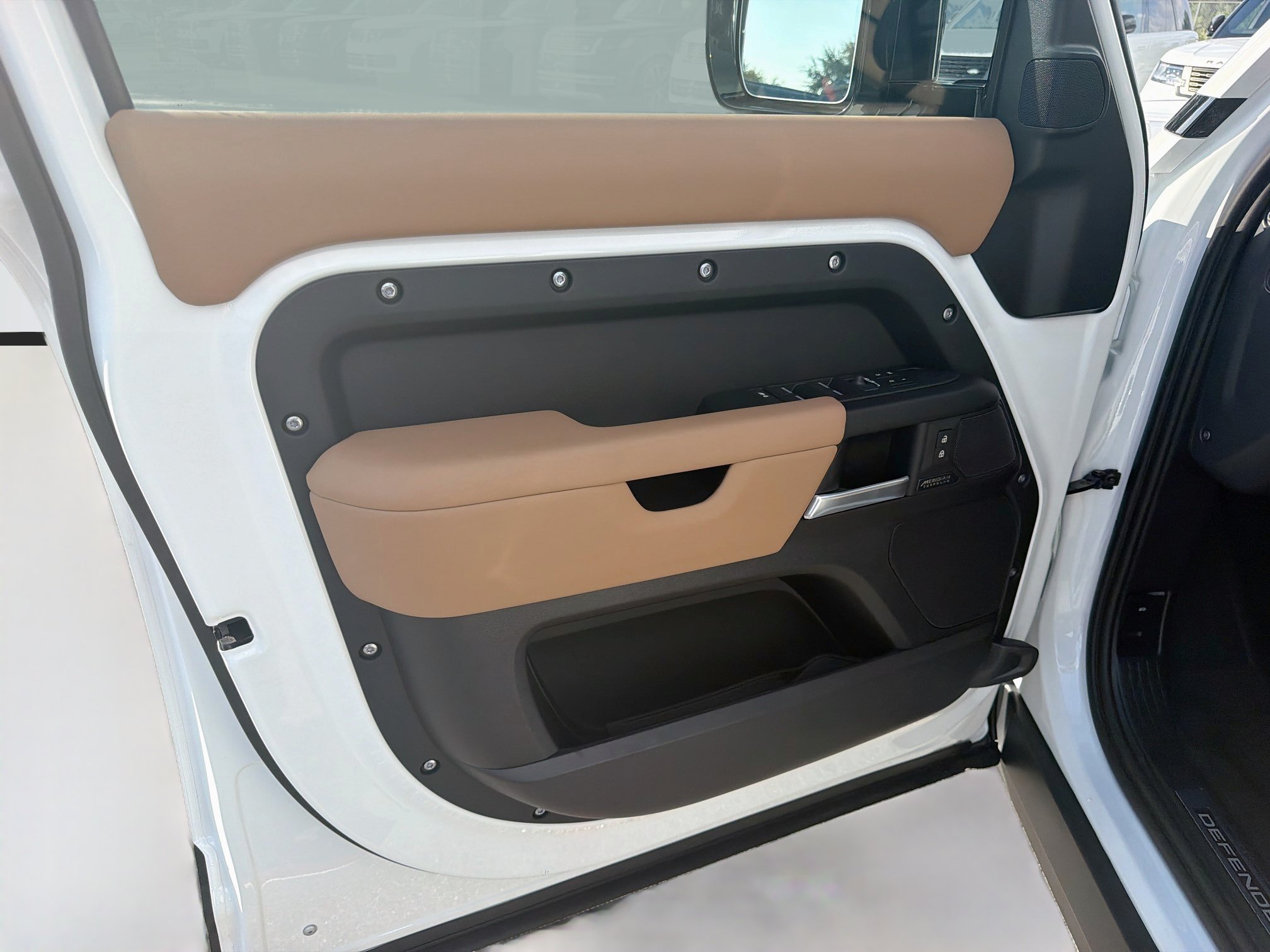 New 2026 Land Rover Defender 110 X-Dynamic SE AWD/4WD image 22