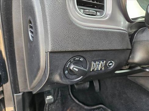 Used 2023 Dodge Charger SXT image 11