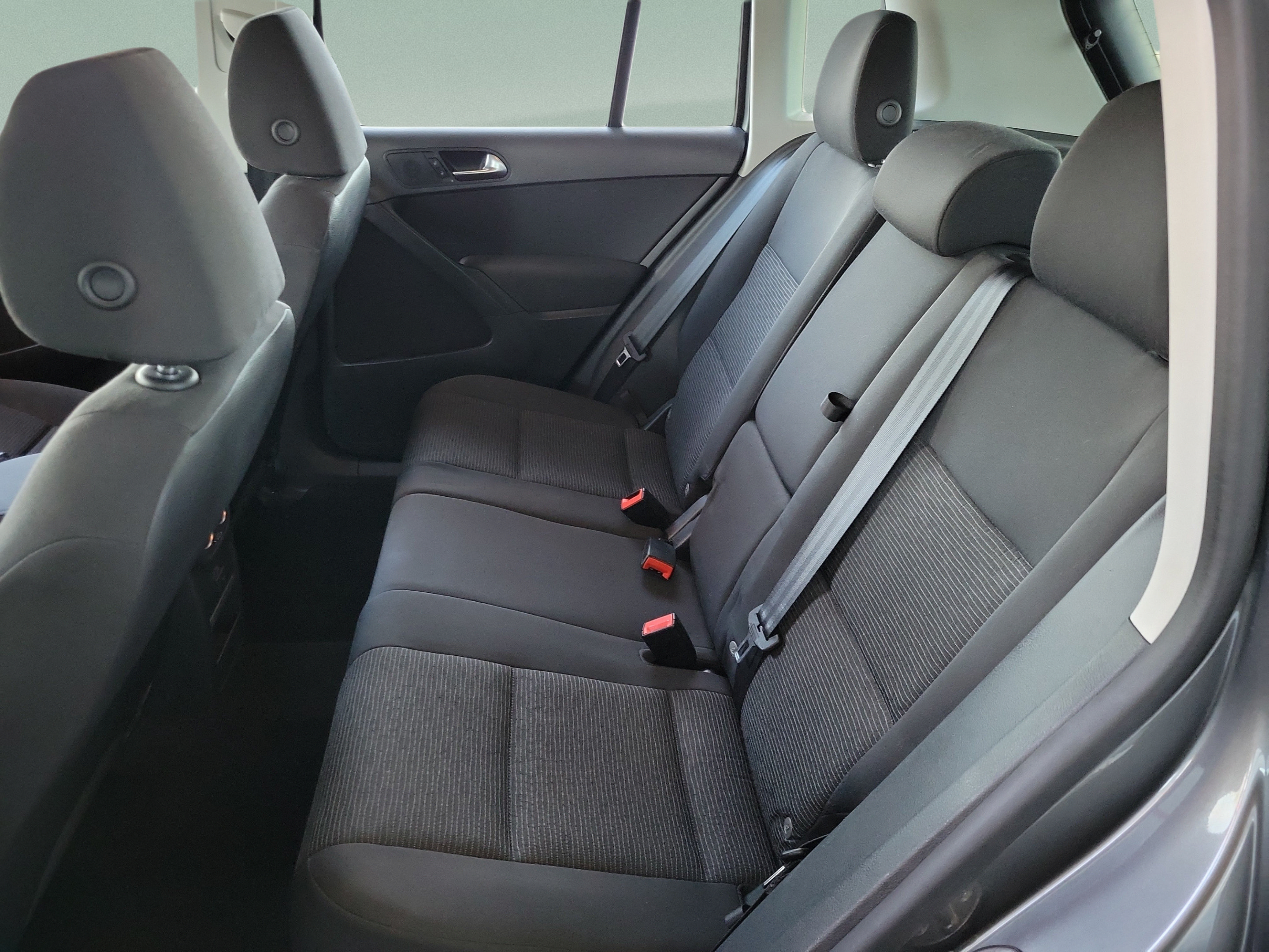Used 2018 Volkswagen Tiguan Limited AWD/4WD image 23