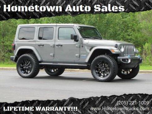 Used 2023 Jeep Wrangler Unlimited Sahara w/ Cold Weather Group AWD/4WD image 1