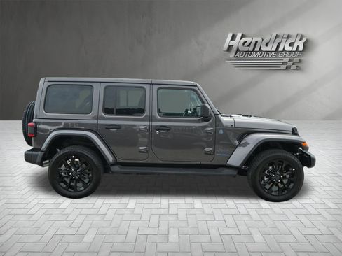 Used 2025 Jeep Wrangler Unlimited Sahara AWD/4WD image 10