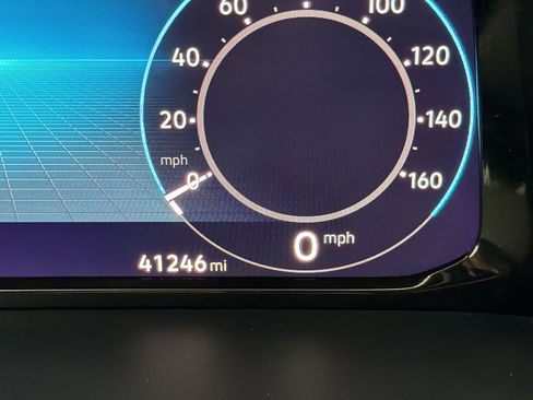 Used 2024 Volkswagen Atlas Cross Sport SE w/ Panoramic Sunroof Package image 18