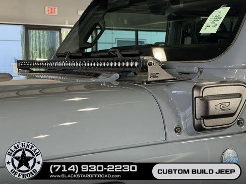 Used 2025 Jeep Wrangler Unlimited Sahara w/ Safety Group AWD/4WD image 33