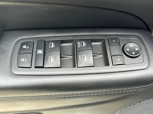 Used 2022 Jeep Grand Cherokee Limited AWD/4WD image 26