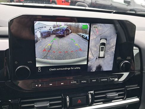 New 2025 Nissan Pathfinder SL w/ SL Premium Package image 21