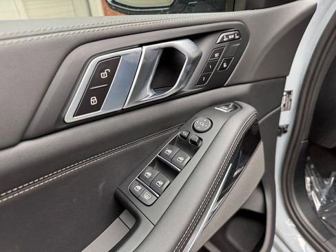 New 2026 BMW X7 xDrive40i w/ M Sport Package image 11