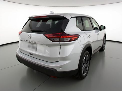 Used 2025 Nissan Rogue SV FWD image 9