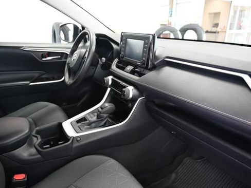 Used 2022 Toyota RAV4 XLE AWD/4WD image 14