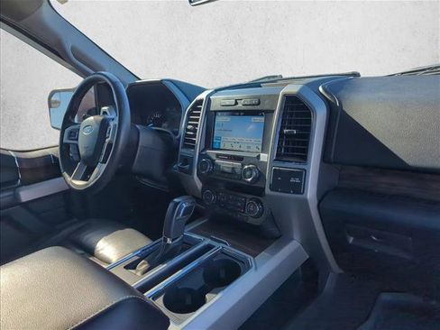 Used 2019 Ford F150 Lariat image 17