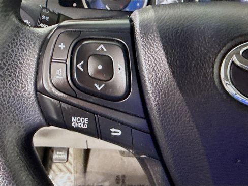 Used 2016 Toyota Camry LE FWD image 14
