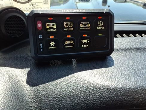 Used 2014 Jeep Wrangler Unlimited Rubicon w/ Connectivity Group AWD/4WD image 23