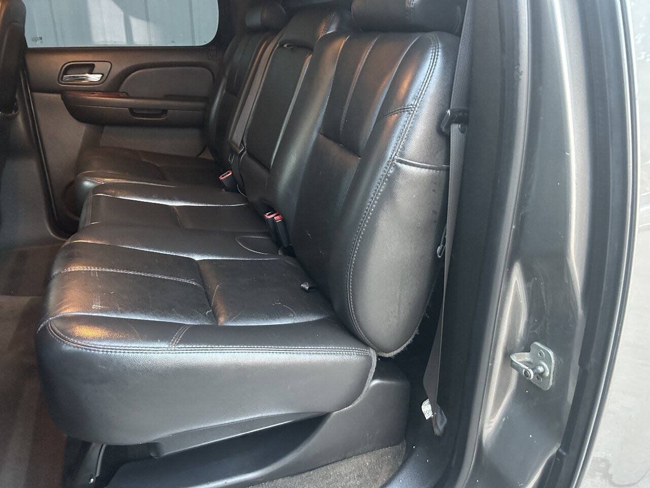 Used 2008 Chevrolet Avalanche LTZ w/ LTZ Preferred Equipment Group RWD image 17