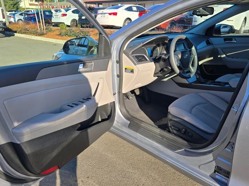 Used 2015 Hyundai Sonata SE w/ Option Group 09 image 23