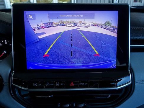 Used 2023 Jeep Compass Limited image 21