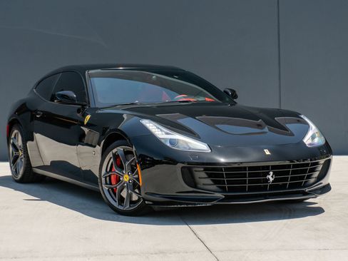 Used 2019 Ferrari GTC4Lusso T RWD image 5