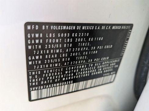 Used 2022 Volkswagen Tiguan SE image 33