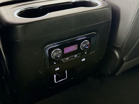 Used 2023 Chevrolet Suburban Premier image 28