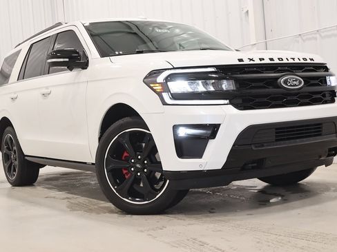 Certified 2024 Ford Expedition Limited image 50