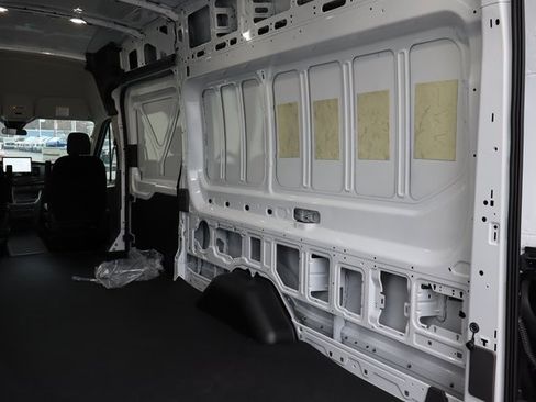 New 2026 Ford Transit 350 HR image 21