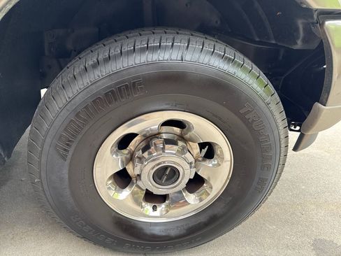 Used 2004 Ford Excursion Limited AWD/4WD image 29