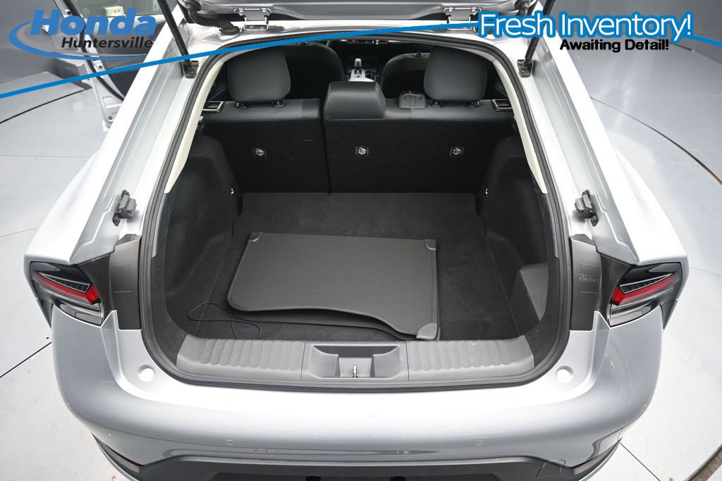 Used 2025 Toyota Prius LE FWD image 14