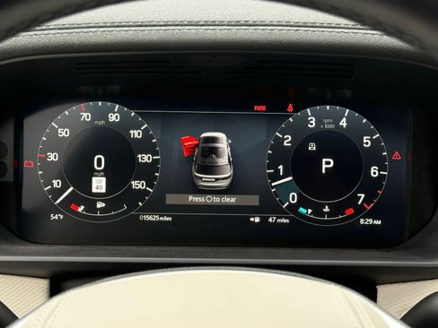 Used 2023 Land Rover Discovery Metropolitan Edition image 27