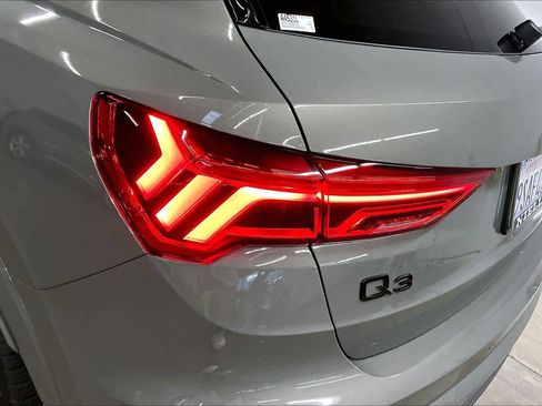 Used 2025 Audi Q3 2.0T Premium w/ Convenience Package image 31