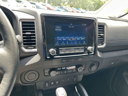 Used 2024 Nissan Frontier SV w/ SV Convenience Package RWD image 33