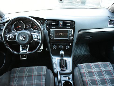 Used 2017 Volkswagen GTI S image 11
