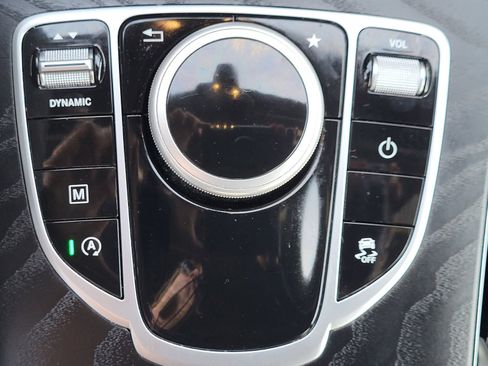 Used 2019 Mercedes-Benz GLC 300 image 32