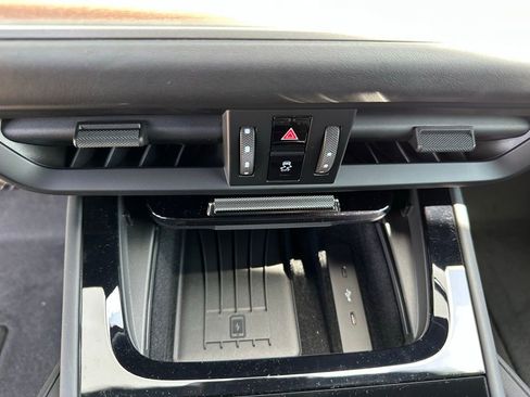 Certified 2025 Porsche Cayenne image 24