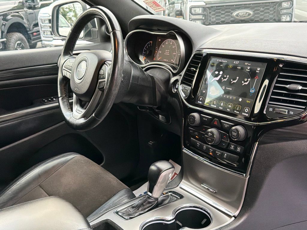 Used 2020 Jeep Grand Cherokee Altitude AWD/4WD image 15