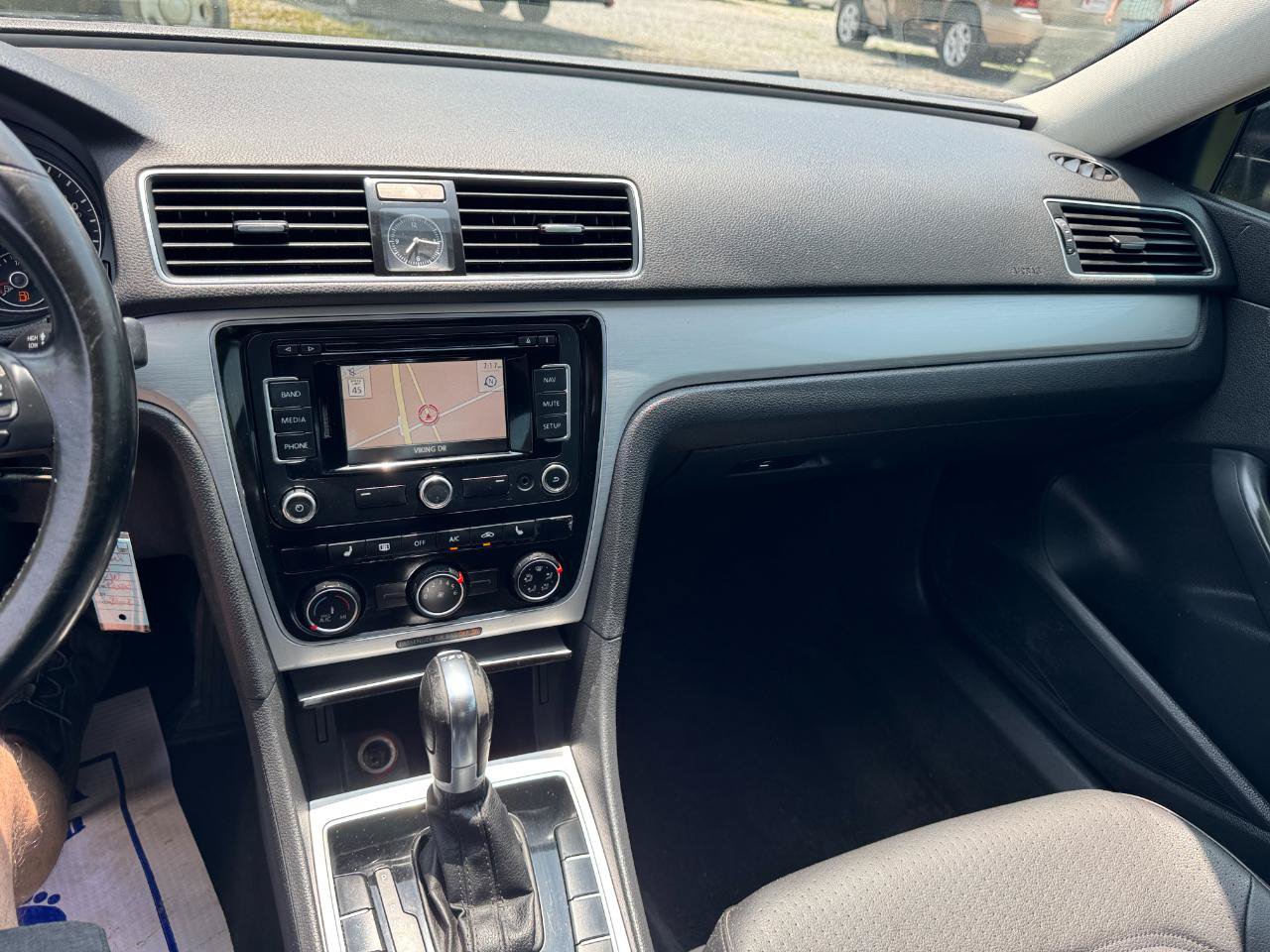 Used 2013 Volkswagen Passat TDI SE FWD image 23
