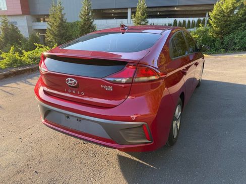 Used 2020 Hyundai Ioniq Blue FWD image 9