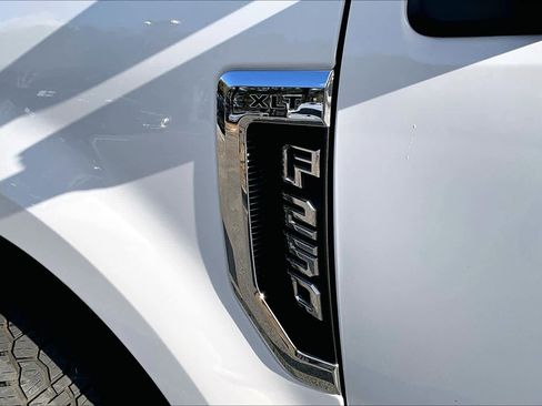 Used 2021 Ford F250 XLT w/ FX4 Off-Road Package image 29