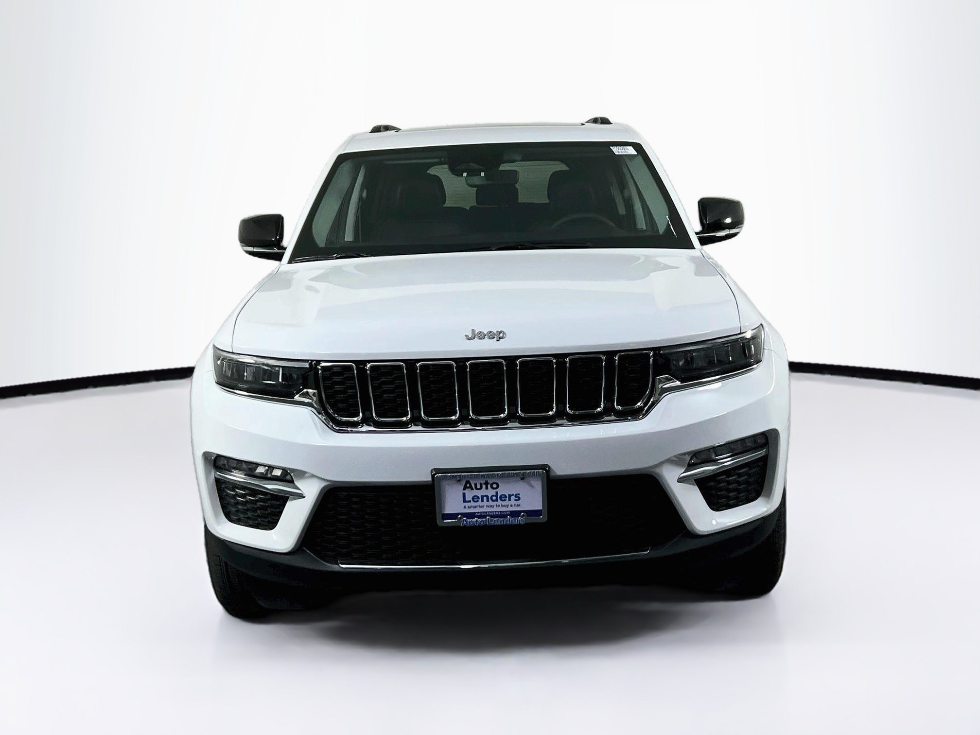 Used 2023 Jeep Grand Cherokee Limited AWD/4WD image 2