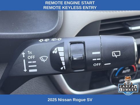 Used 2025 Nissan Rogue SV image 2