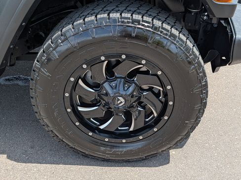 Used 2022 Jeep Wrangler Sport AWD/4WD image 15