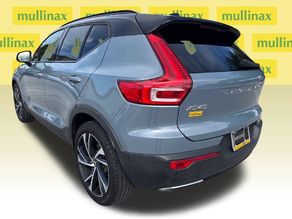 Used 2020 Volvo XC40 T4 R-Design FWD image 9