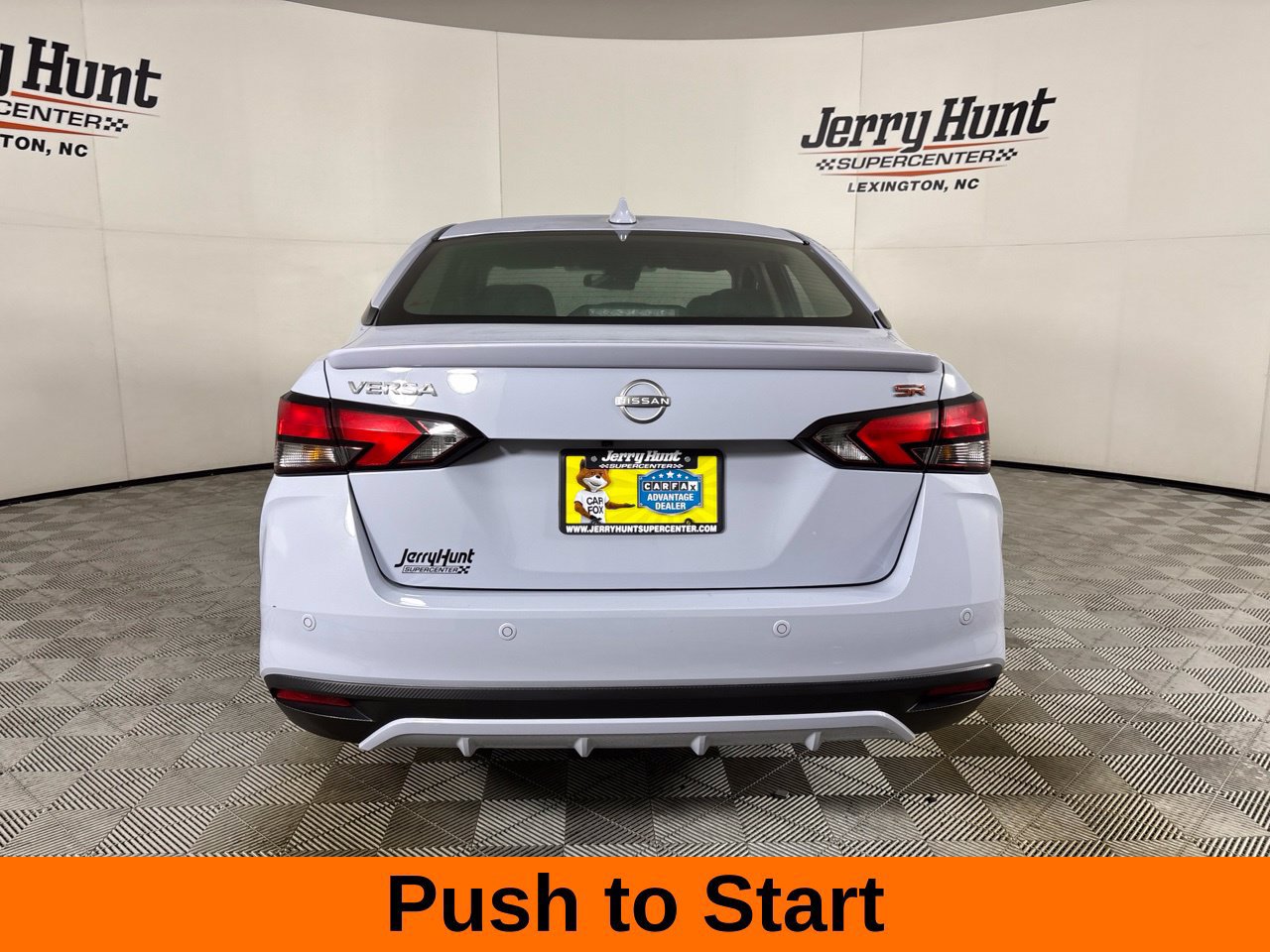 Used 2024 Nissan Versa SR FWD image 7