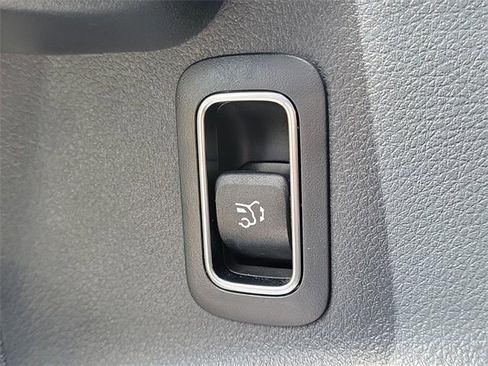 Used 2023 Mercedes-Benz GLB 250 image 29