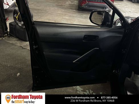 Used 2023 Toyota Corolla Cross LE w/ Moonroof Package AWD/4WD image 15