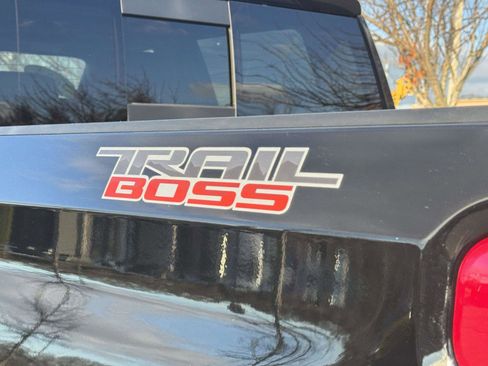 Used 2024 Chevrolet Silverado 1500 LT Trail Boss w/ Convenience Package II image 9